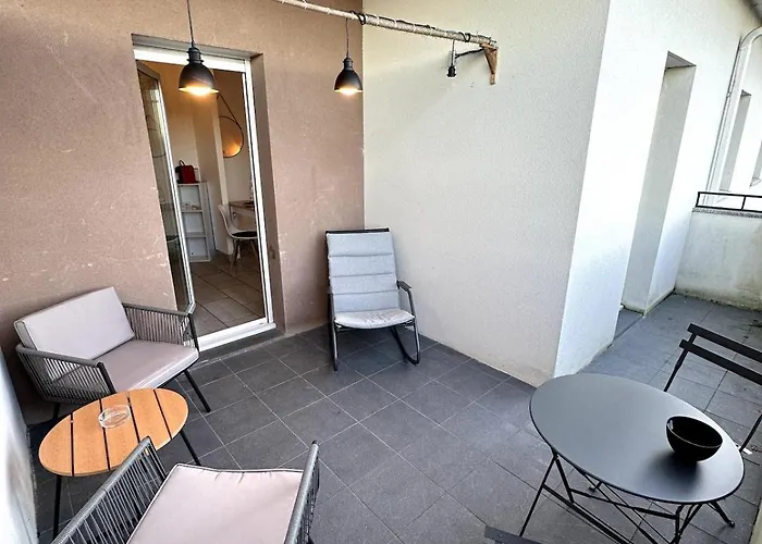 Le Paisible - Parking Gratuit - Entree